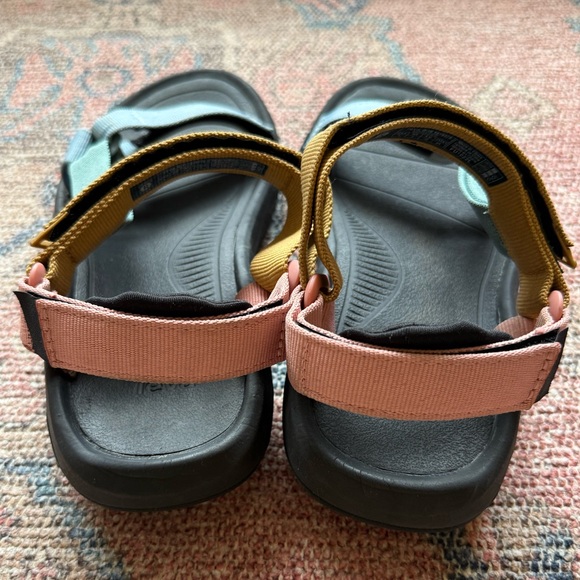 Teva Women's Hurricane Xlt2 Sandal size 9 - Picture 2 of 4
